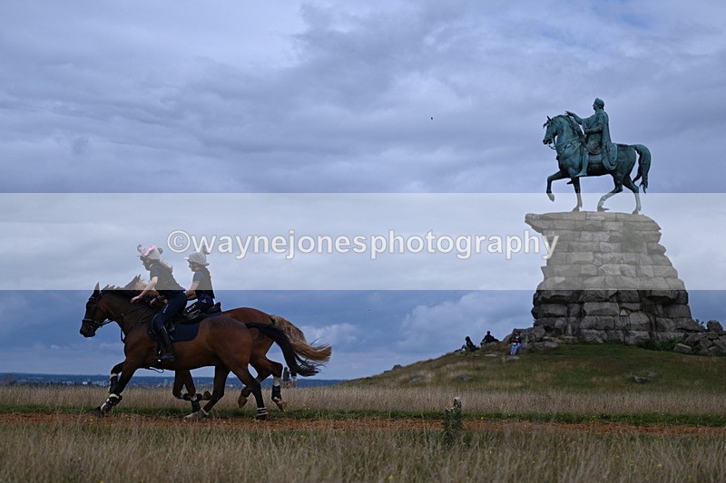 DSC_6128 - Time at Statue 12:17 to 12:44