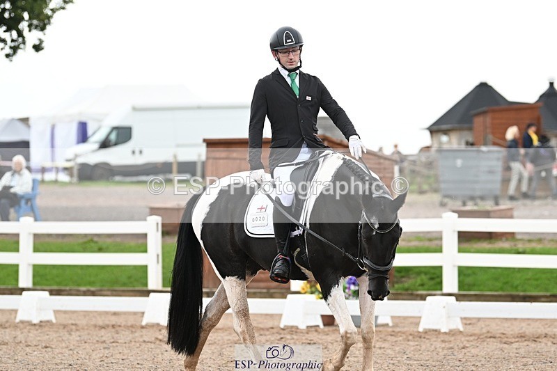 250907-120245-07353 - 020-Leo.De-ValentinoBarfields.Cosmopolitan