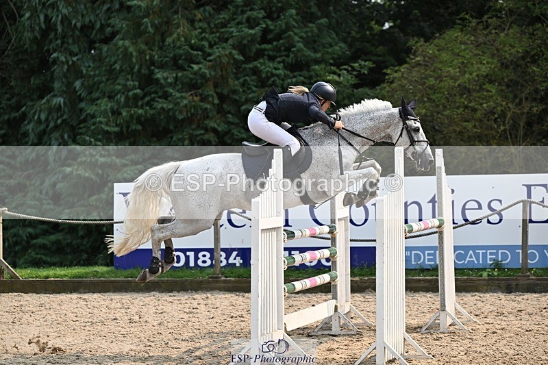 240818-153956-05271 - Cls 12A Snr Foxhunter & 1.20m Open