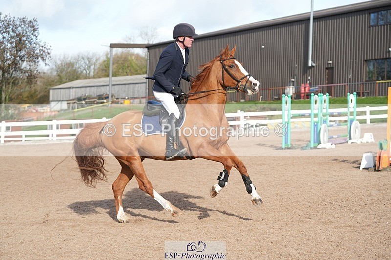 251108-130926-02658 - Cls 13 Foxhunter and 1.20m Open
