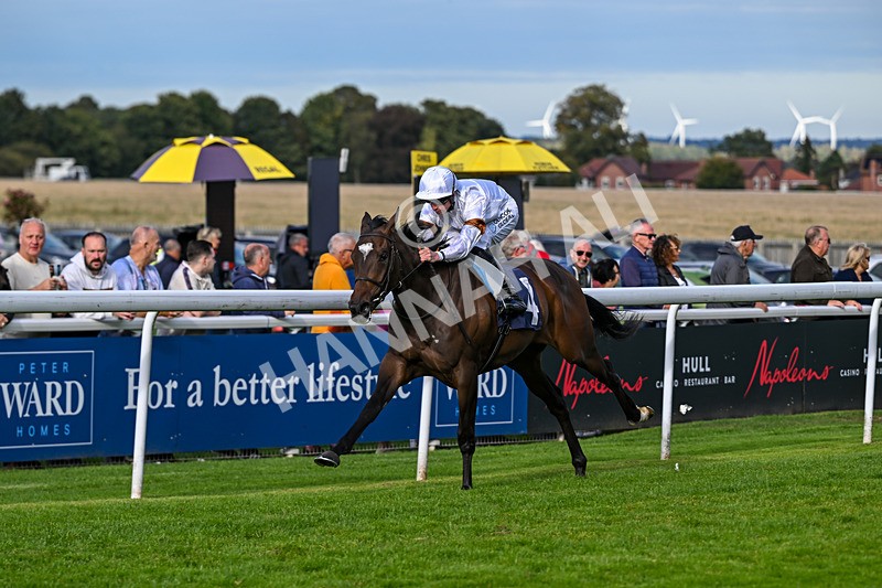 160926-Race 6-Roku Nana-1370 - Race 6 4.50pm EBF Fillies' Restricted Novice Stakes