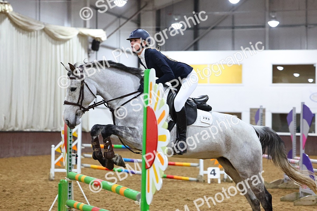 SBM_002919 - Class 6 - Holly & Ivy Stakes - 90cm