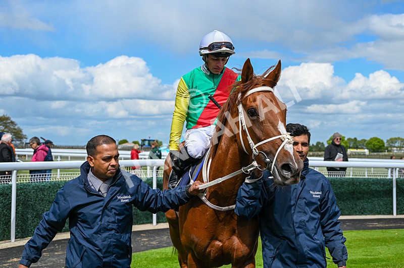 120526-Race 1-Lovers Leap-7255 - Race 1 2.30pm Clearanswer Call Centres Maiden Fillies' Stakes