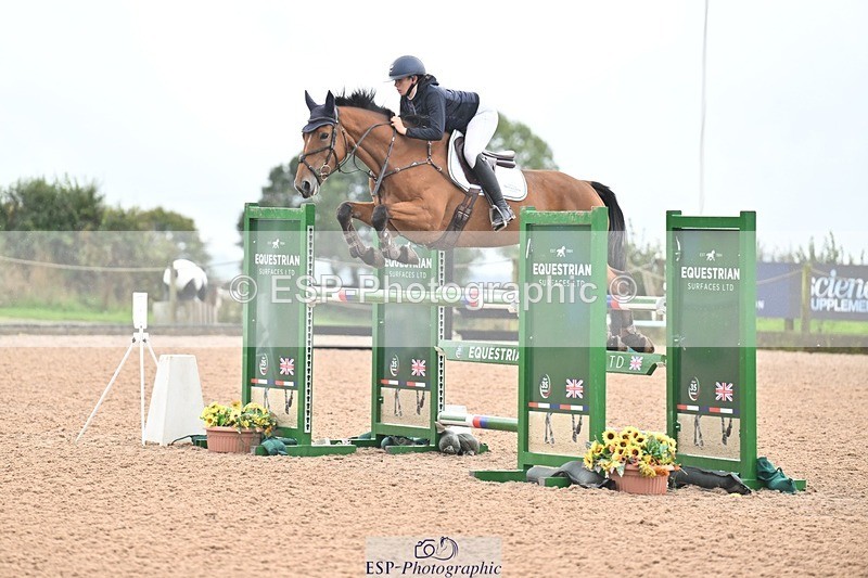 251003-133457-01160 - Cls 3 Foxhunter and 1.20m