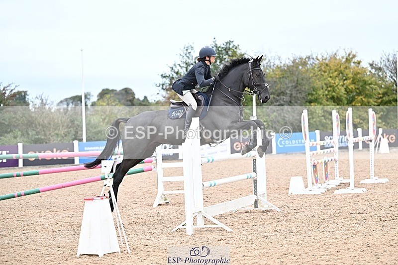 251015-130815-00496 - Cls 4 Newcomers and 1.10m Open