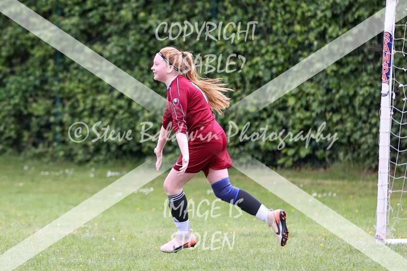 1DX32258 - Covingham Park V Tadpole Farm