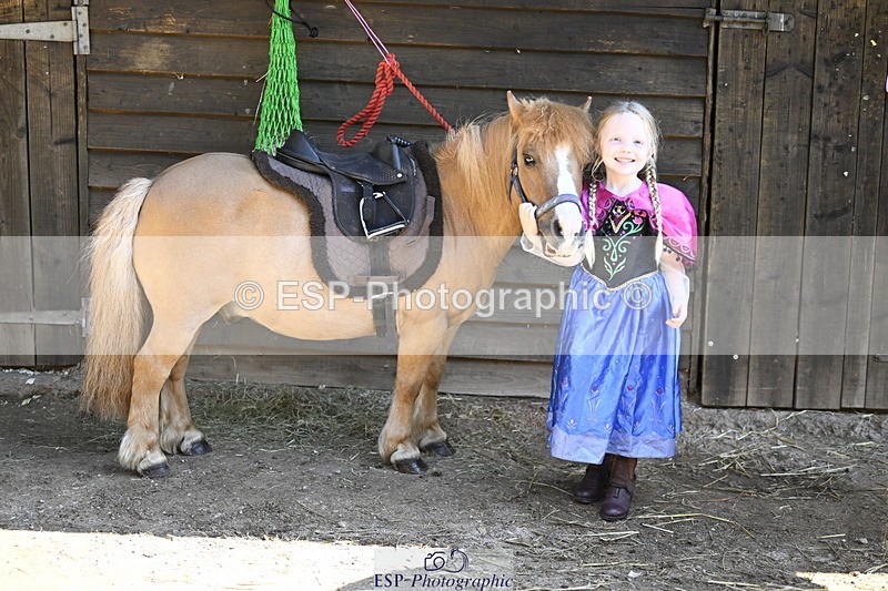 240728B-093341-00059 - Sunday Stable Shots and Fancy Dress
