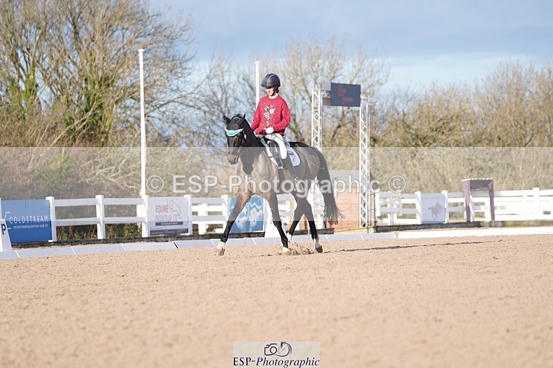 241214-134718-00664 - 132-Alys.Matravers-VORVASHILL.VERTIGO