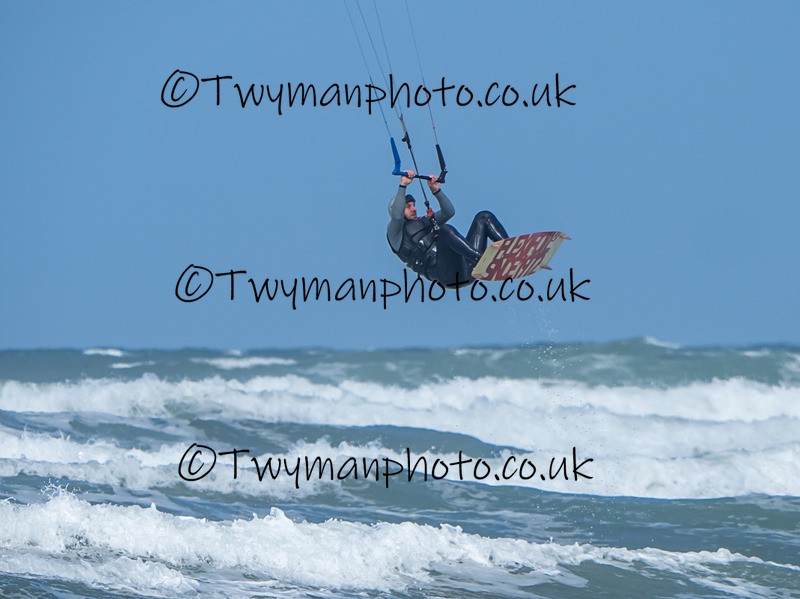 P5251551 - Westward Ho Kiters & Windsurfers 25/5