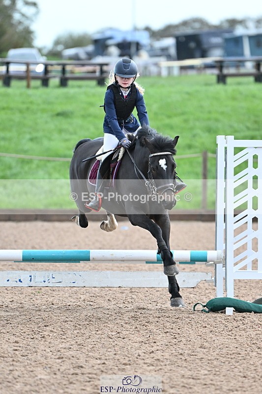 231029A-093836-02464 - 60cm Club and Schools