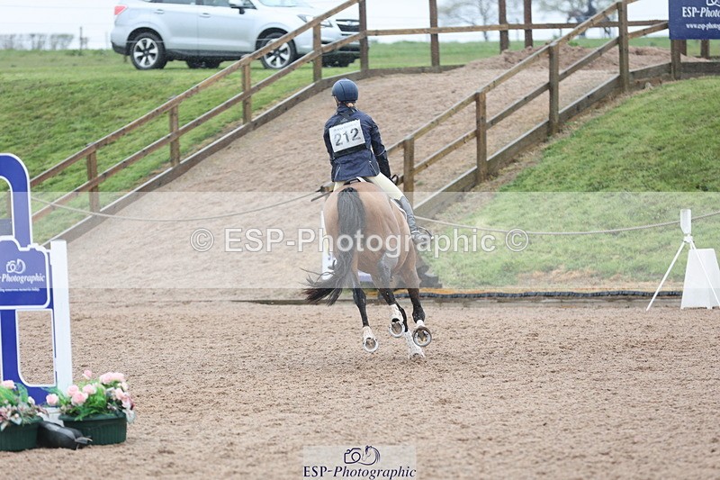 250418-133122-04009 - 212-Lucy.Lloyd-WATERNISH.BRIDLE.LANE