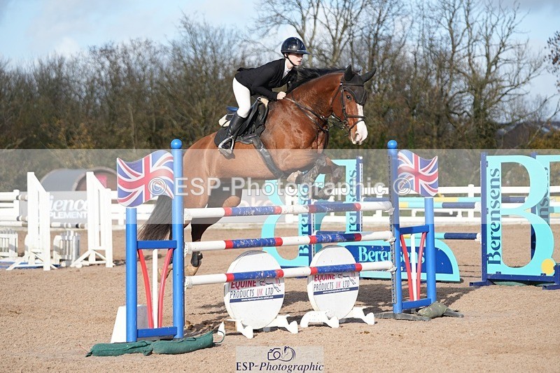251108-130701-02645 - Cls 13 Foxhunter and 1.20m Open