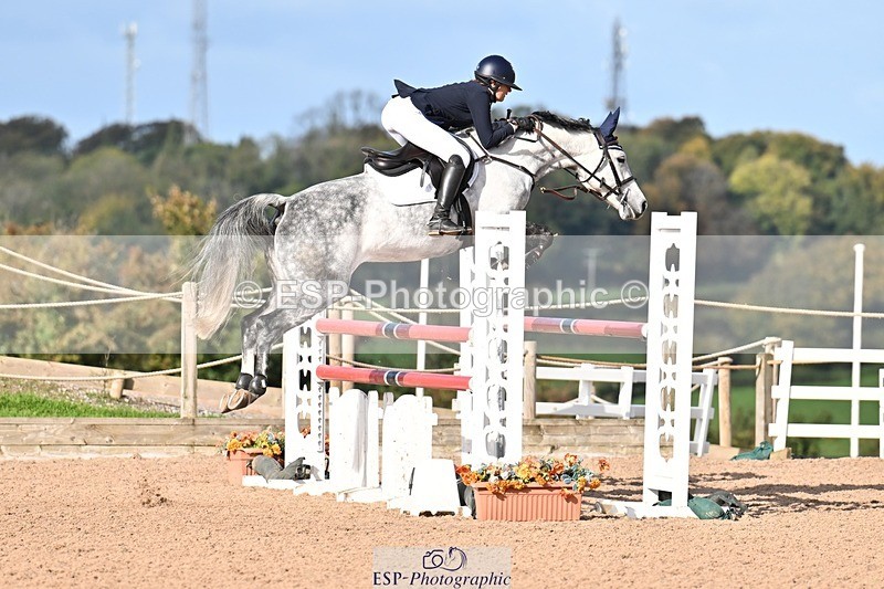 251005-104320-02841 - Cls 15 Foxhunter and 1.20m