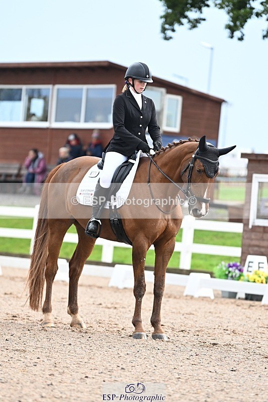 250907-105613-07047 - 015-Annie.MannLittle.Lady.Guinevere