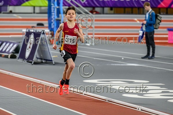 AgeInd25SUN-914916 - Track Male