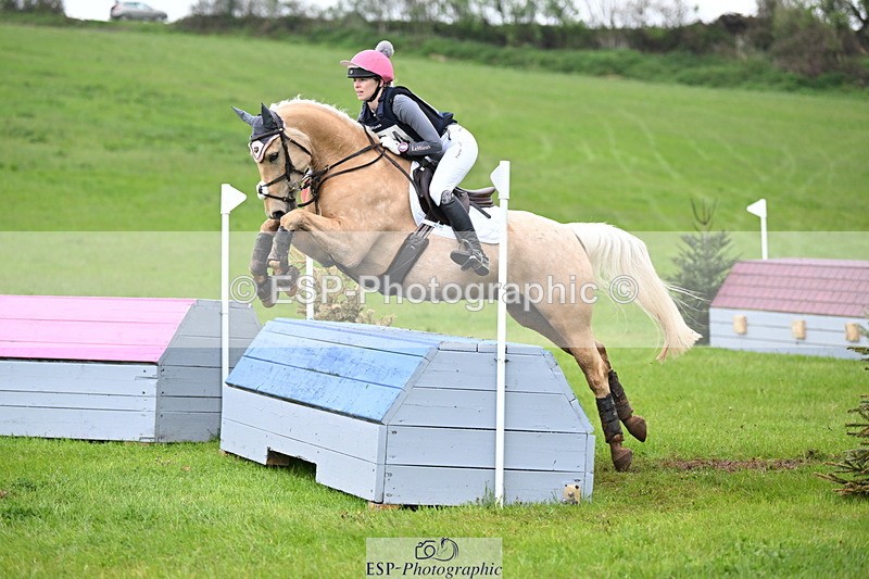 250419-105504-08695 - 554-Lauren.Reason-MERLYNS.CUSTARD.CREAM