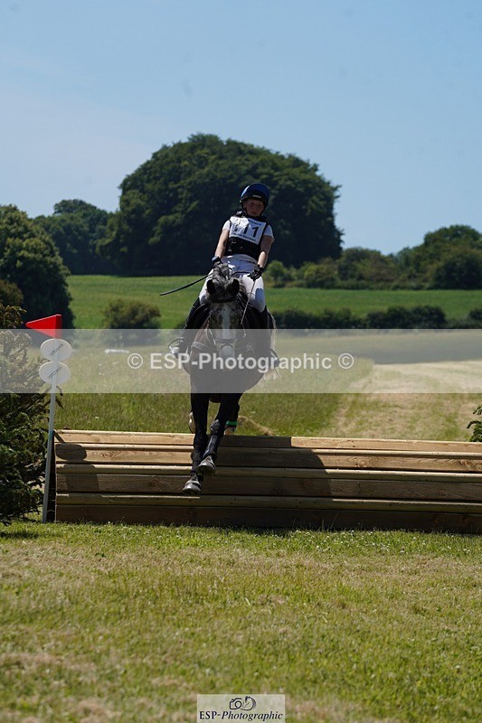 240629X-123330-2013 - 065-Chloe_Dunn-TOWERHILL_SHAMIE