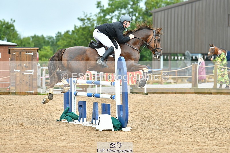 230805A-110039-00261 - Cls 2 Snr Newcomers & 1.10m Open