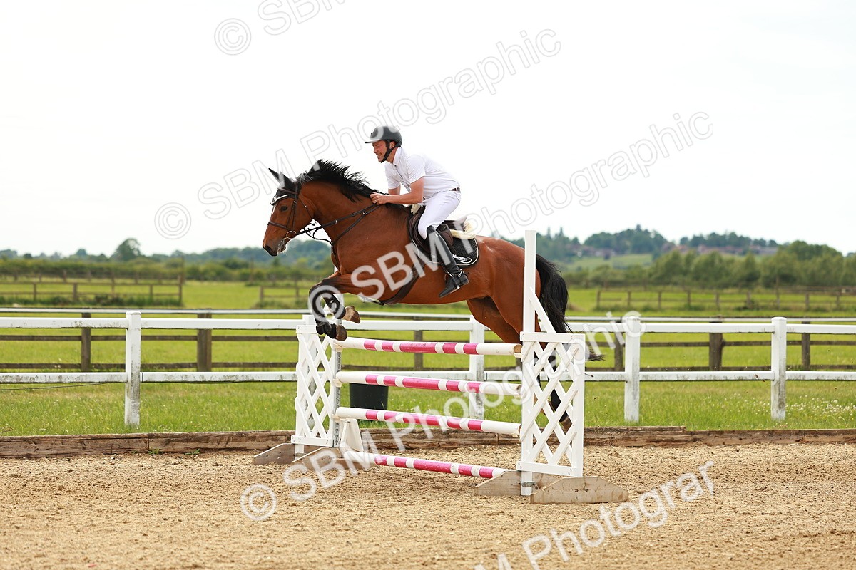 SBM_002287 - Class 4 - Senior Newcomers - 1.10m