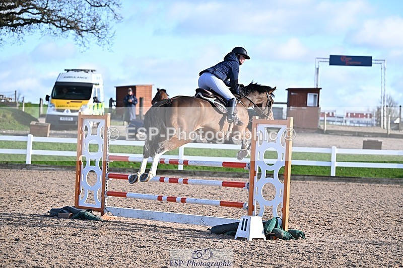 251119-124503-00384 - Cls 4 Newcomers and 1.10m Open