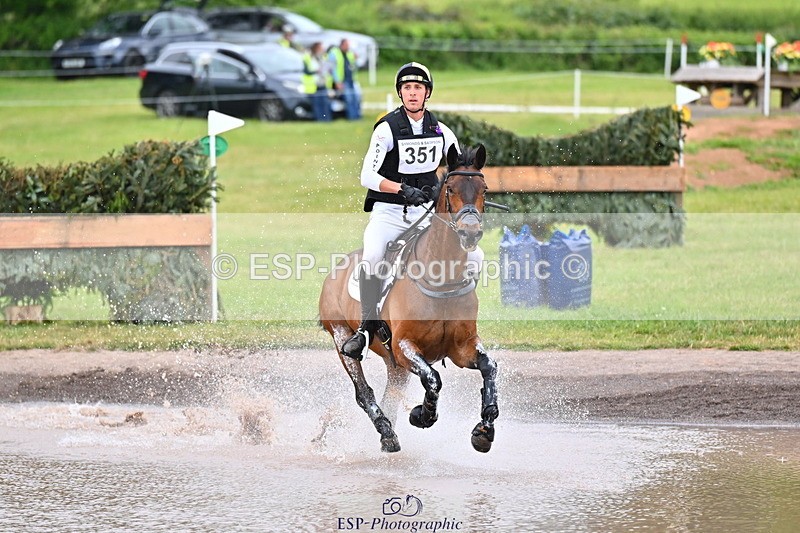 250524A-124605-10680 - B-351-Will.Rawlin-MACKENZY