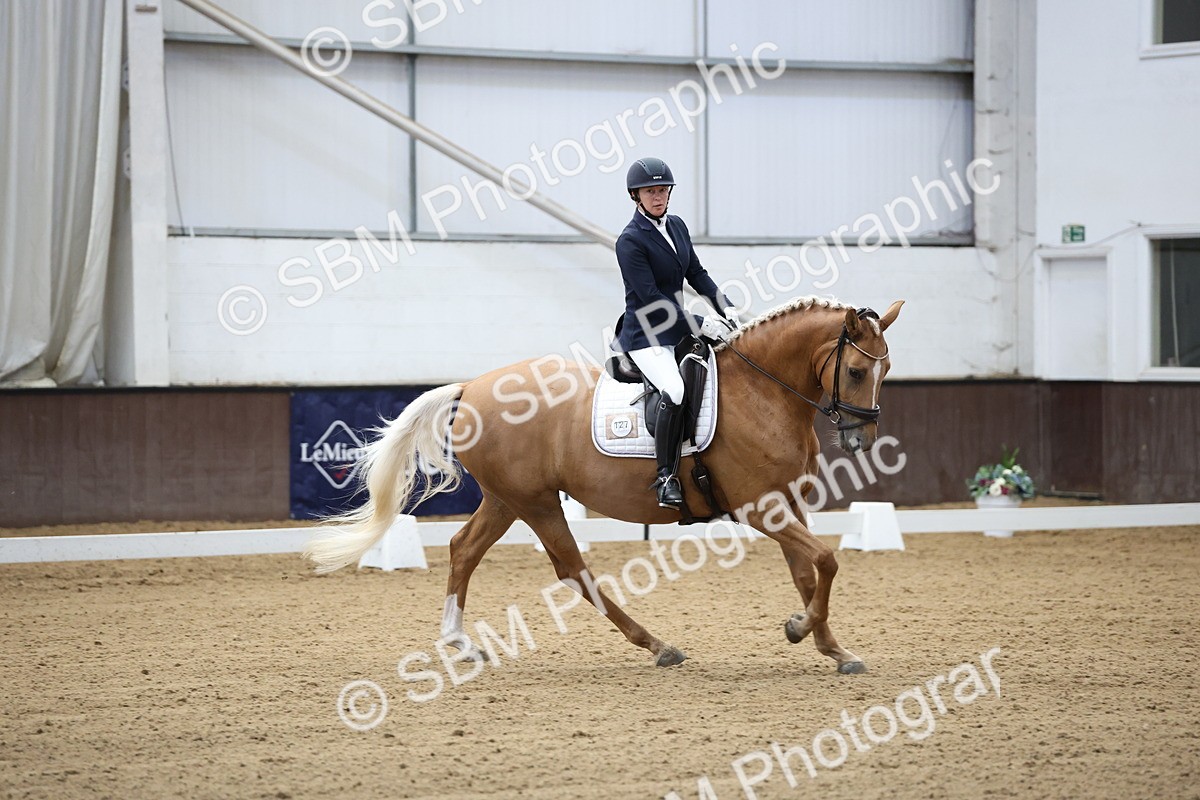 SBM_002072 - Class 5 - Novice 6 Gold - 9.00-10.10