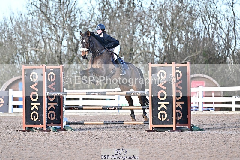 251203-124730-00524 - Cls 4 Newcomers and 1.10m Open