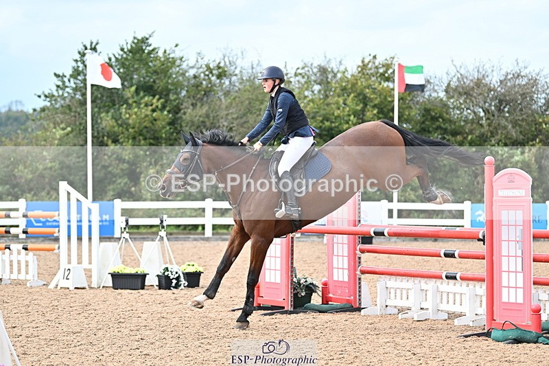 241004A-140204-02402 - Fri 11 1.10m amateur Quals