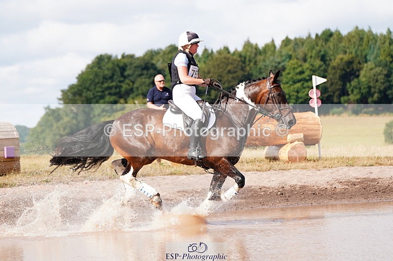 250803A-163026-17195 - Q-758-Caroline.Hutchens-CLOGORROWS.SOCKY