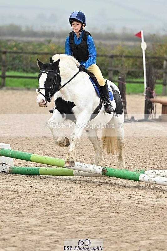 241110-095212-00105 - 40cm Showjumping