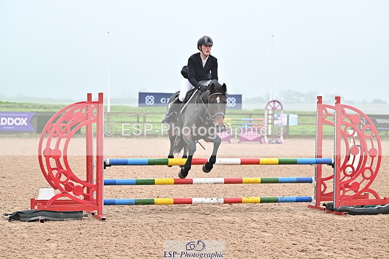 241103A-101158-06576 - SUN Cls 18 British Novice and 90cm Open