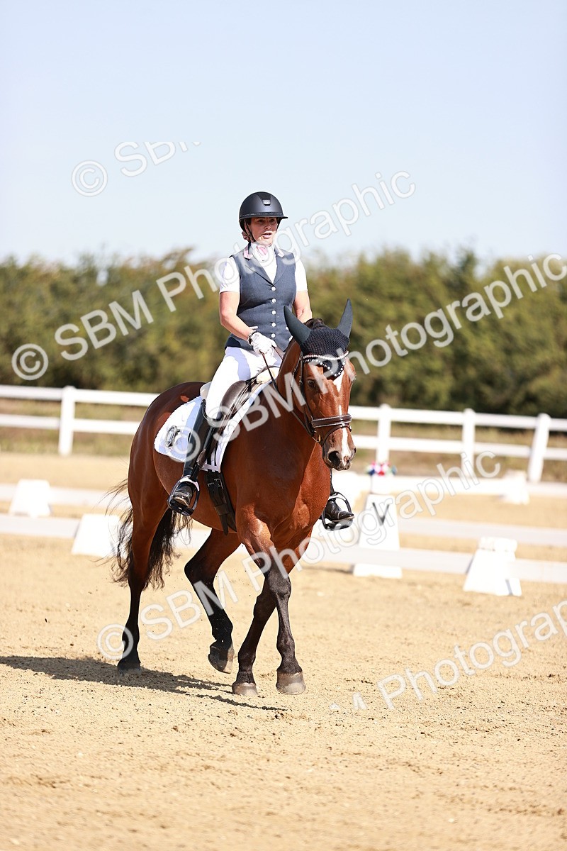 SBM_004428 - Class 12 - Novice 5 - 10.31-11.41