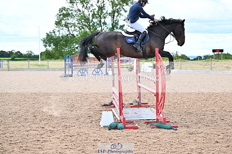 240608A-124252-02357 - Cls 4 Snr Newcomers and 1.10m Open