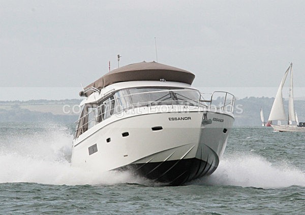 111008 ESSANOR IMG_4635 - Flybridge Cruisers
