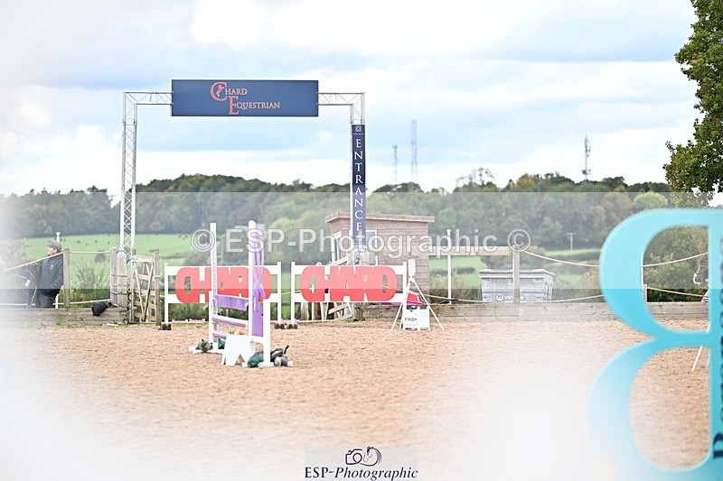 250921-144359-03935 - Cls 20 Pony 80cm Derby