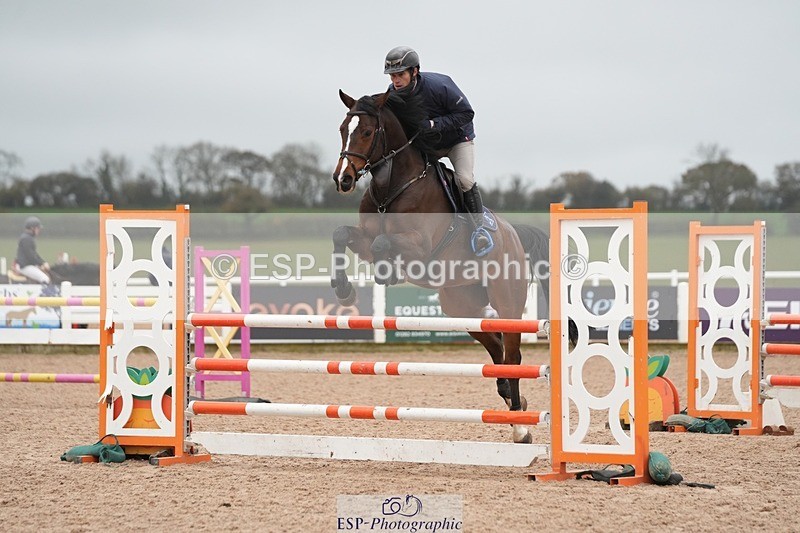 251109-111723-03517 - Cls 20 Newcomers and 1.10m Open