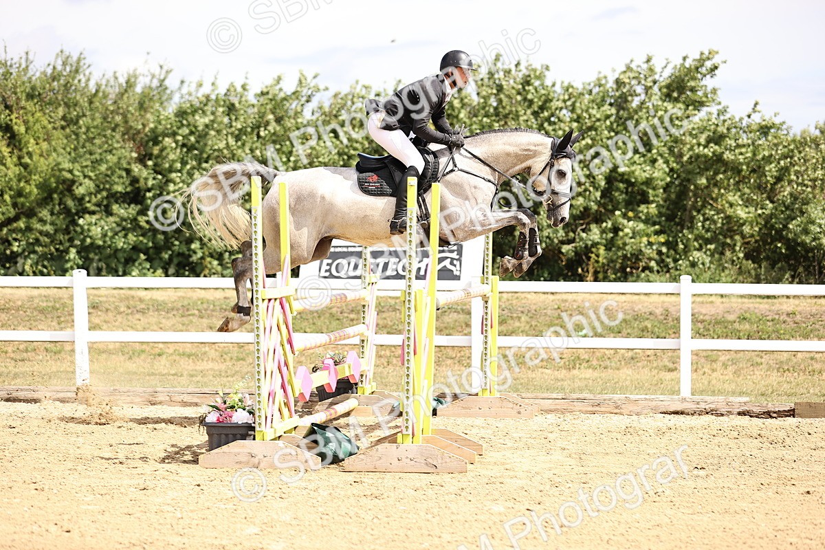 SBM_009888 - Class 8 - Senior Newcomers - 1.10  Open