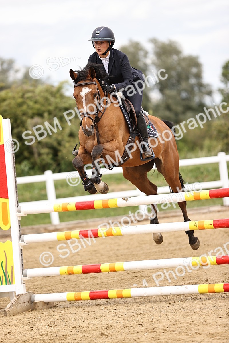 SBM_003306 - Class 11 - Senior Newcomers - 1.10m