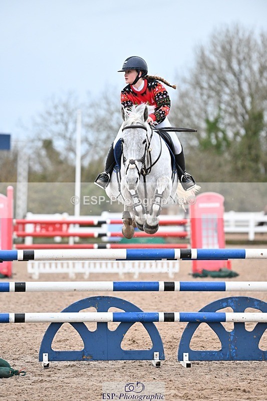 241206-141548-01070 - Cls 6 Foxhunter and 1.20m Open