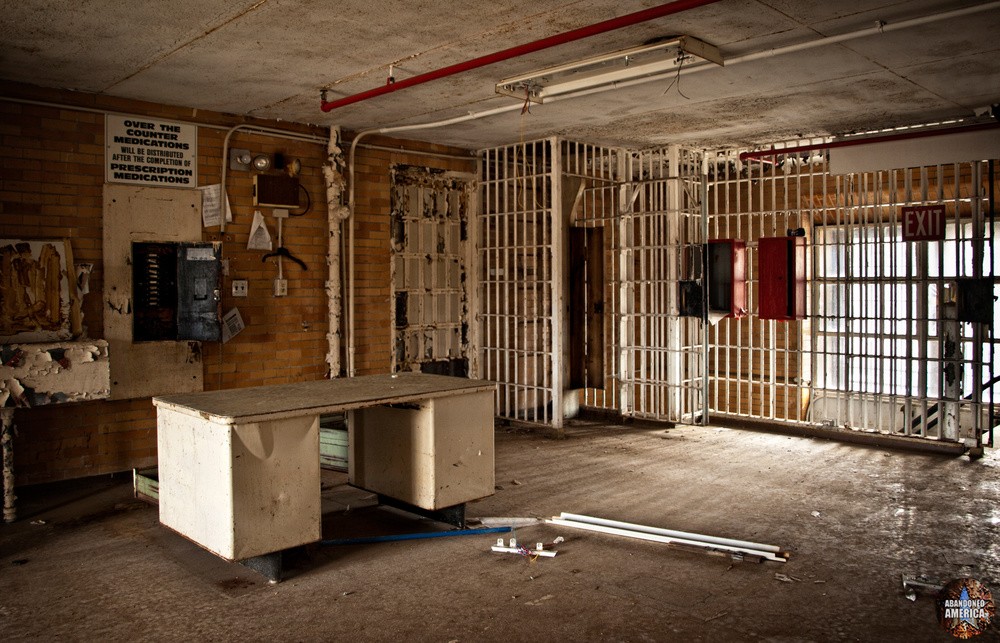 Essex County Jail Annex (Caldwell, NJ) | Guard Desk - Essex County Jail Annex