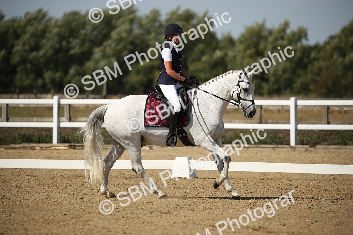 SBM_004242 - Class 11 - Novice 5 - 10.24-11.20