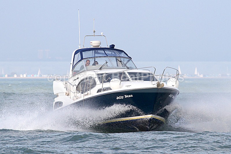 151031 JELLY BEAN - BROOM 35 IMG_3383 - Flybridge Cruisers