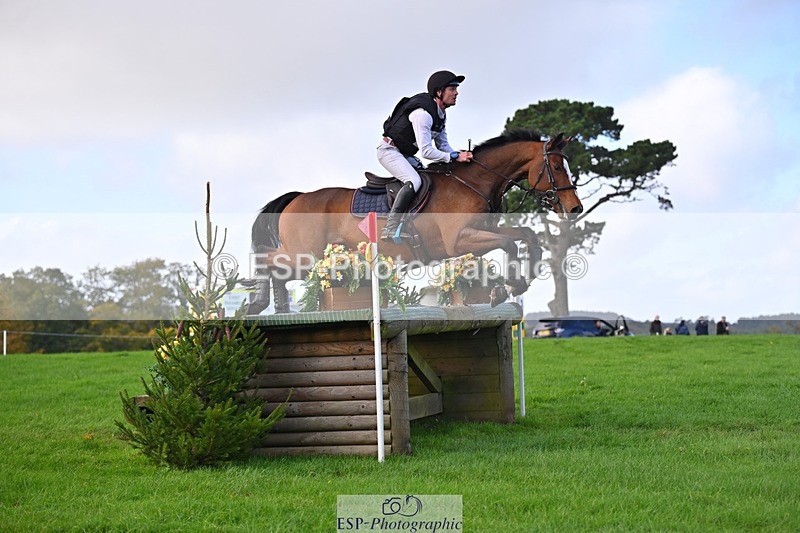 241025-113724-06744 - 013-Cameron.Beer-GREENLANES.LE.BAMBALOU