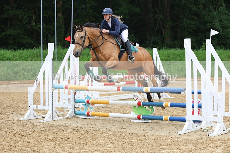 3E7A5282 - Class 4: Senior British Novice/90cm open