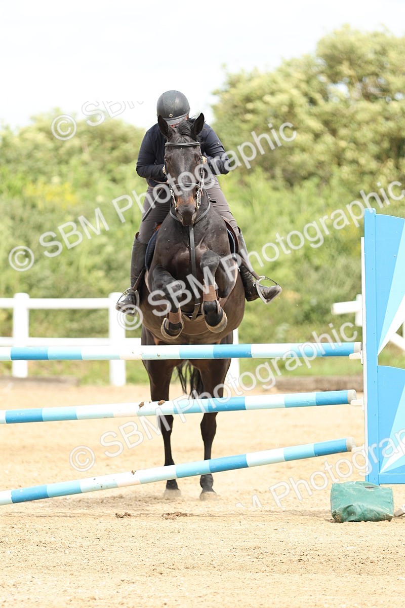 SBM_001041 - Class 4 - Senior Newcomers - 1.10m