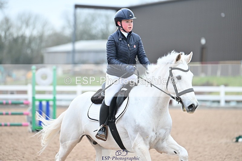 240128A-122154-00847 - Cls 4 Pony Newcomers and 1m Open