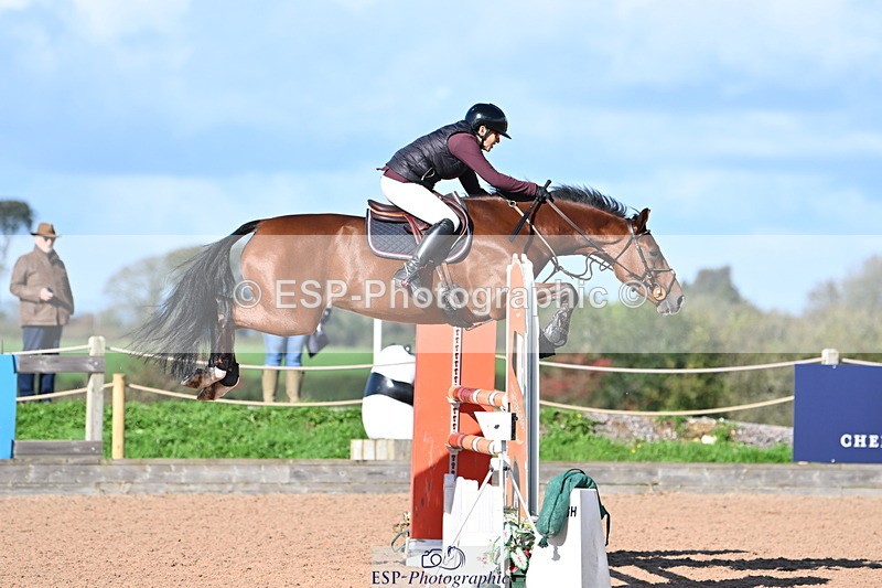 231014A-113013-04397 - Cls 18 Newcomers & 1.10m Open