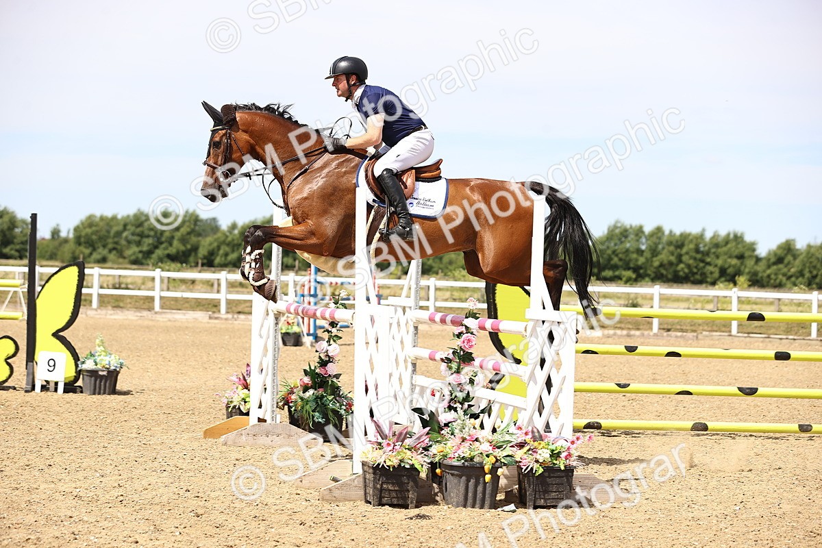 SBM_000593 - Class 15 - Redpost Equestian Senior Foxhunter - 1.20m