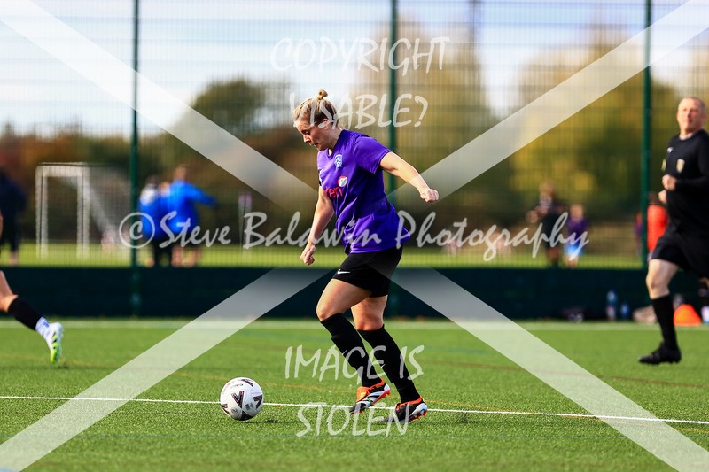 1DX30627 - 2025-10-05 FC Abbey Meads Ladies V Purton  Kingsdown FC Ladies