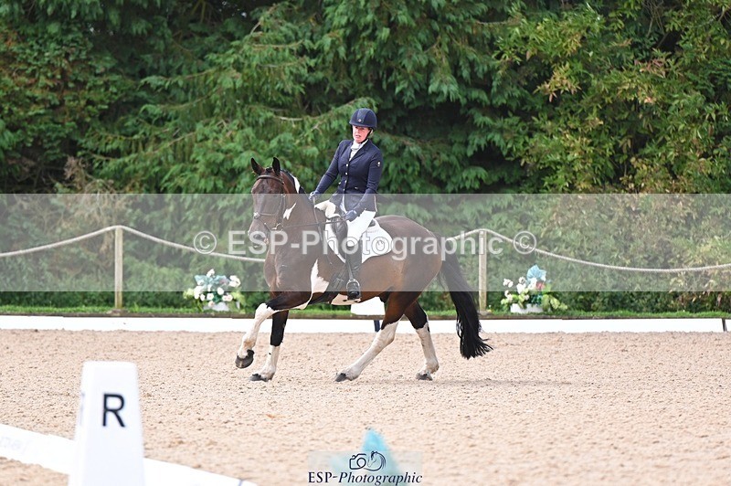 240809-102808-00200 - 112-Caroline.Hutchens-Clogorrow's.Socky